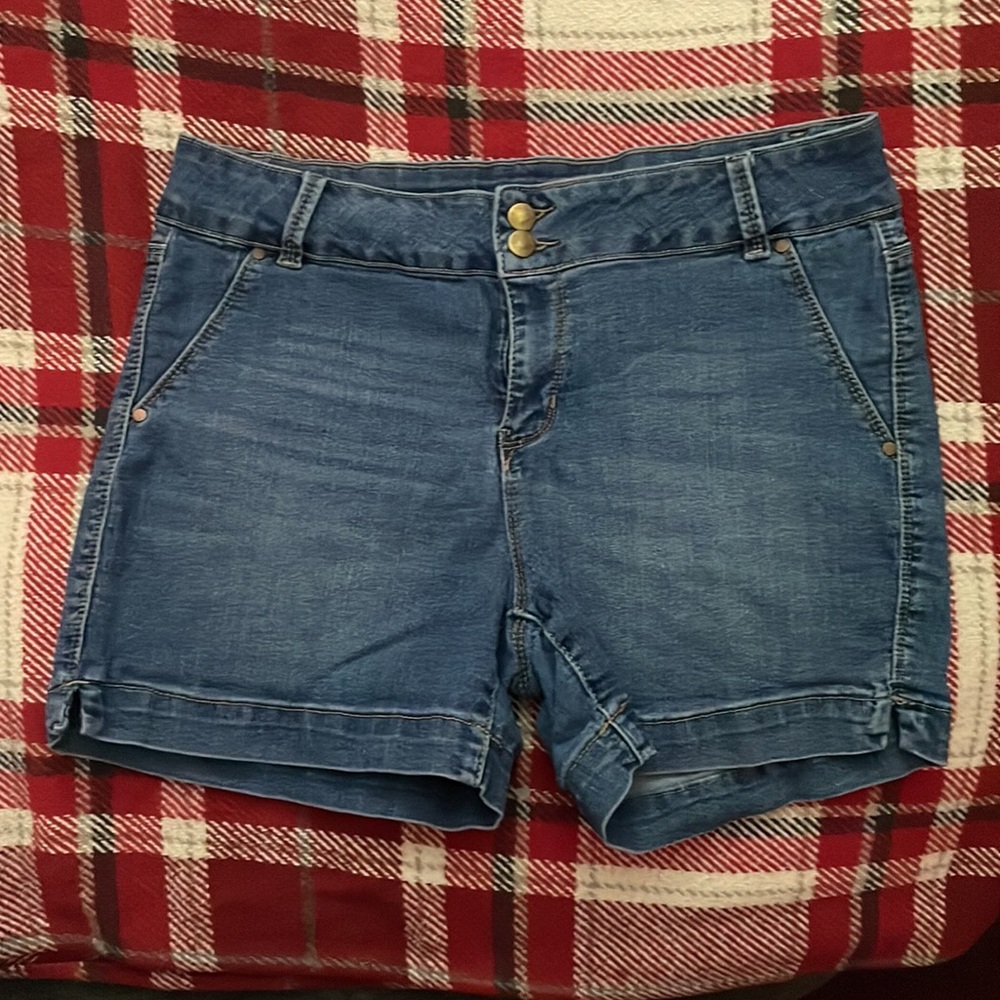 d. jeans 2 Button Denim Jean Shorts